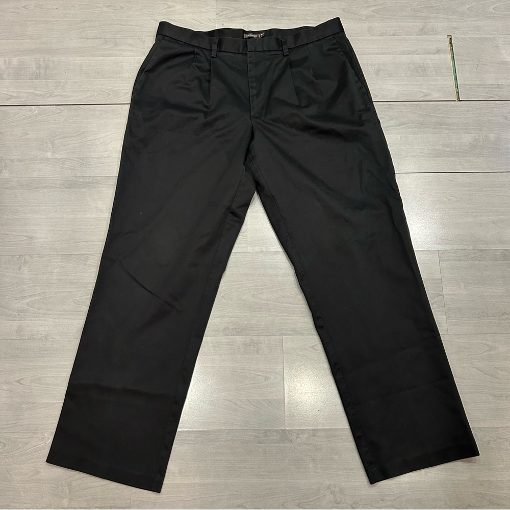 Docker’s Men’s D4 Relaxed Fit  Signature Khaki Pants Flat Front Size 38x34 Black